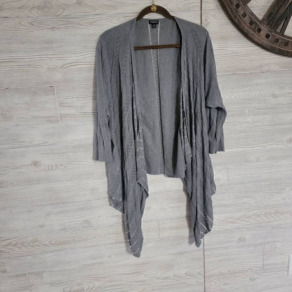 Torrid Waterfall Cardigan Sweater Womens SZ 2 18/20 Grey Sparkle Strips